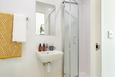 Gold Plus En suite at Great Court, 78 Rolls Road, Bermondsey, London, SE15DU - Image 6